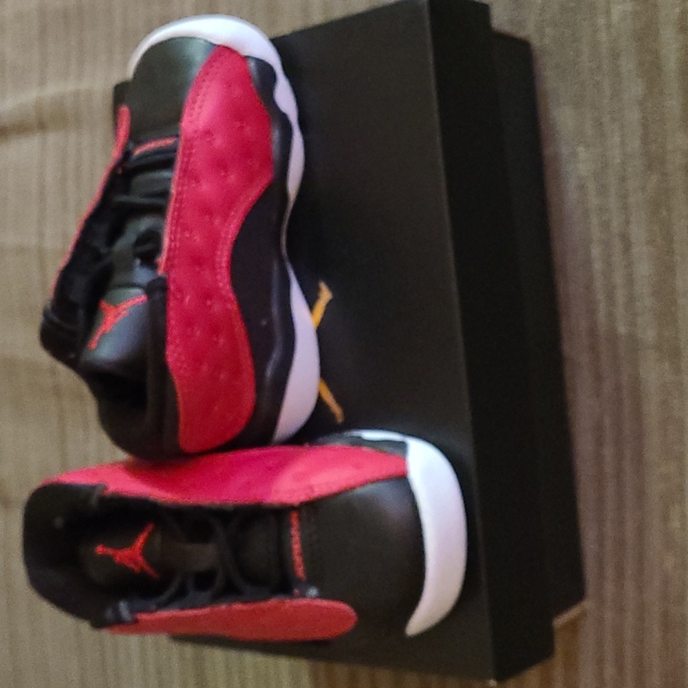 UNISEX JORDANS 13 RETRO LOW